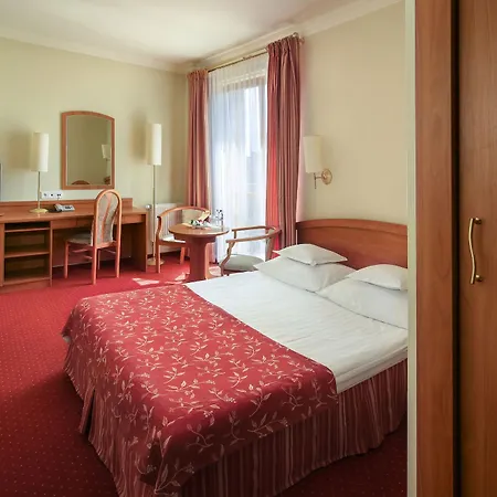 Bartan Seaside Hotel 3*