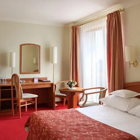 Bartan Seaside Hotel 3*
