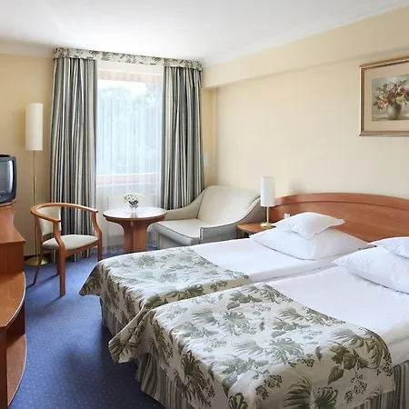 Bartan Seaside Hotel