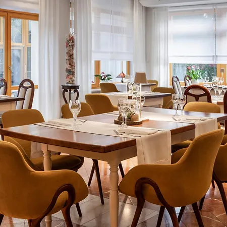 Bartan Seaside Hotel