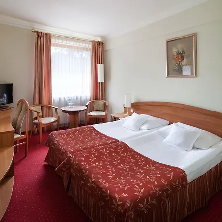 Bartan Seaside Hotel 3*