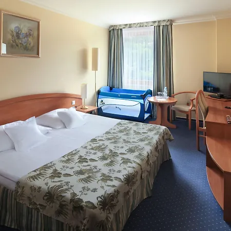 Bartan Seaside Hotel