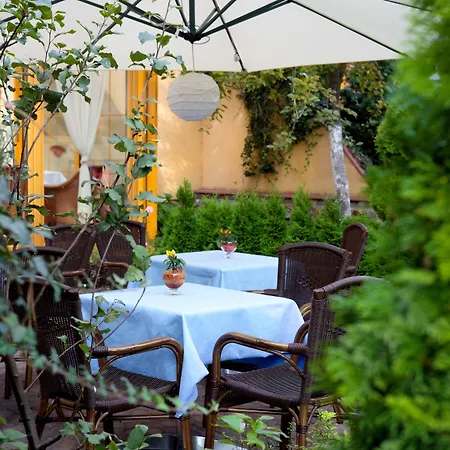 Bartan Seaside Hotel