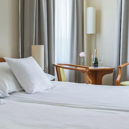 Bartan Seaside Hotel