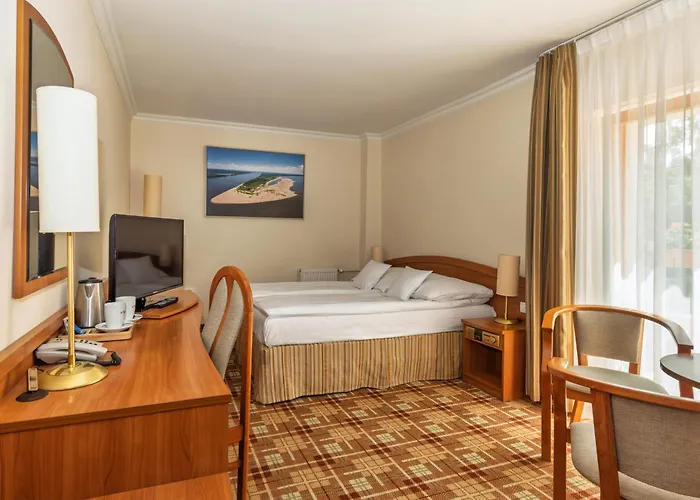 Bartan Seaside Hotel 3*