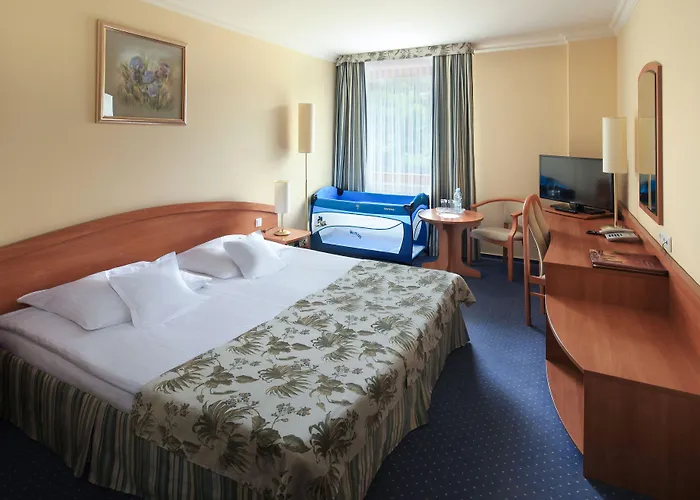 Bartan Seaside Hotel